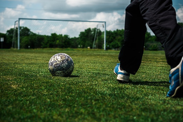 24岁哈兰德欧冠打进51球 只比26岁梅西少1球.